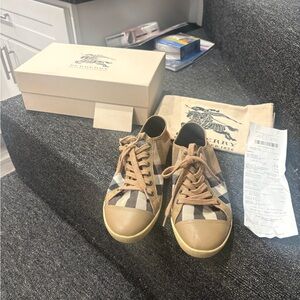 Burberry Tan and Beige Nova Check Low-Top Sneaker